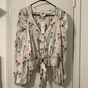 Women’s Top Shop blouse.